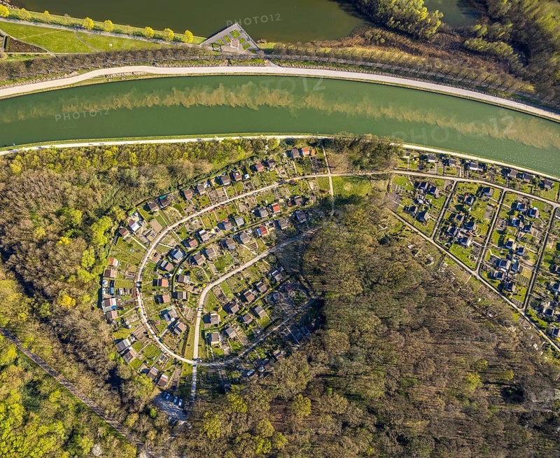 Aerial view, KGV allotment garden association, Mühlenwinkel e.V. am Datteln-Hamm-Kanal, Horstmar, Lünen, Ruhr area, North Rhine-Westphalia, Germany, DE, Europe, community garden, KGV, canal, allotment garden, allotment garden site, allotment garden association, allotment gardener association, allotment garden colony, aerial view, aerial photography, aerial photography, Münsterland, allotment garden, overview, bird's-eye view, overview