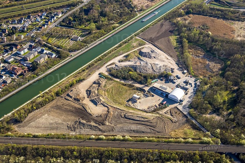 Aerial view, GWA recycling centre and landfill Lünen, Bückenkamp, at the Datteln-Hamm canal, Horstmar, Lünen, Ruhr area, North Rhine-Westphalia, Germany, DE, Europe, aerial view, aerial photography, aerial photography, Münsterland, overview, bird's eye view, birds-eyes view, overview