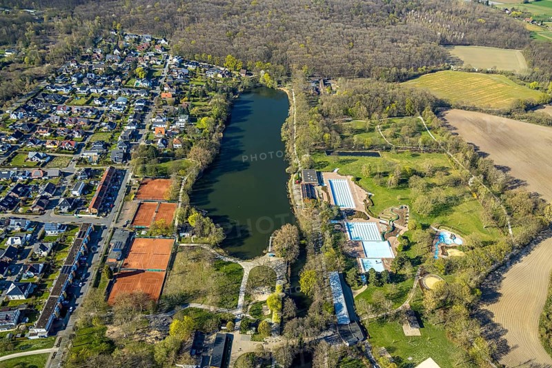 Aerial view, outdoor swimming pool and Cappenberger See, tennis courts Tennisverein Altlünen 1956 e.V. TVA, Nordlünen, Lünen, Ruhr area, North Rhine-Westphalia, Germany, DE, Europe, aerial view, aerial photography, aerial photography, Münsterland, overview, bird's eye view, birds-eyes view, overview