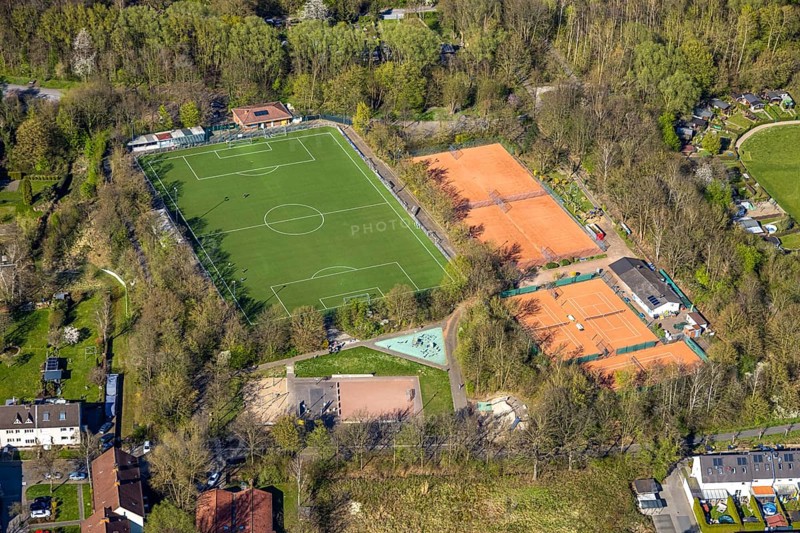 Aerial photo, football stadium SG Gahmen 24/74 e.V. sports field and tennis courts TG Gahmen e.V., Altenderne, Lünen, Ruhr area, North Rhine-Westphalia, Germany, DE, Europe, football field, football stadium, aerial photo, aerial photography, aerial photography, Münsterland, sport, sports facilities, sports field, sports facility, stadium, overview, bird's-eye view, bird's-eye view, overview