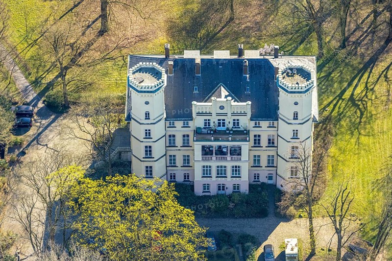 Aerial view, Schwansbell Castle with two towers, former knight's seat of the Lords of Schwansbell, Horstmar, Lünen, Ruhr area, North Rhine-Westphalia, Germany, DE, monument protection, Europe, aerial view, aerial photography, aerial photography, Münsterland, private property, castle, overview, bird's-eye view, overview