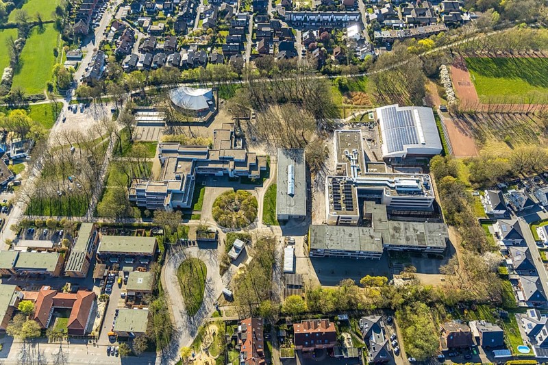 Aerial photo, Altlünen school centre, secondary school and grammar school, Kita Small Munsterlander Lünen e.V., Nordlünen, Lünen, Ruhr area, North Rhine-Westphalia, Germany, education, educational institution, DE, Europe, grammar school, kindergarten, day-care centre, day-care centre, day-care centre, educational institute, aerial photo, aerial photography, aerial photography, Münsterland, secondary school, school, overview, bird's-eye view, overview