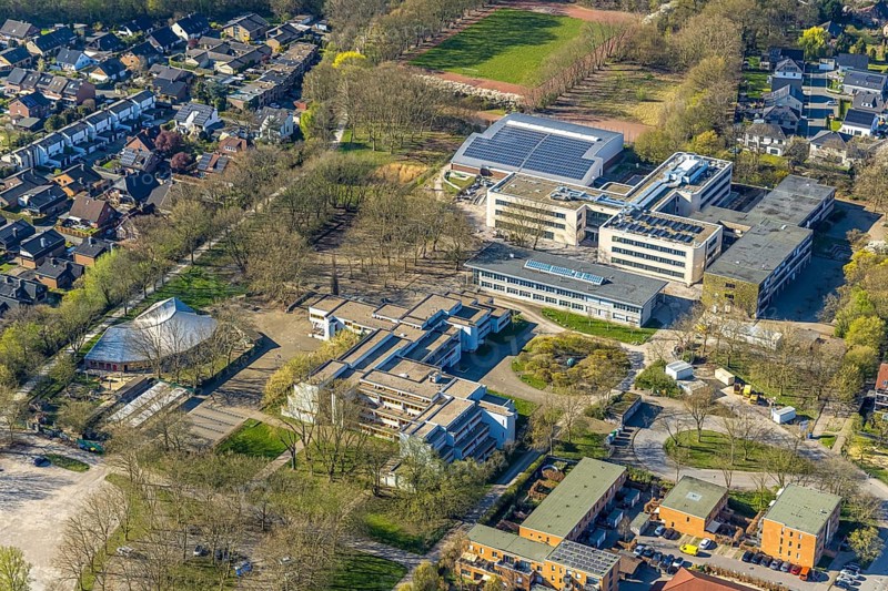 Aerial photo, Altlünen school centre, secondary school and grammar school, Kita Small Munsterlander Lünen e.V., Nordlünen, Lünen, Ruhr area, North Rhine-Westphalia, Germany, education, educational institution, DE, Europe, grammar school, kindergarten, day-care centre, day-care centre, day-care centre, educational institute, aerial photo, aerial photography, aerial photography, Münsterland, secondary school, school, overview, bird's-eye view, overview
