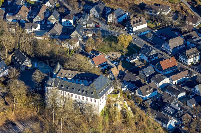 Aerial view, Bilstein Castle, youth hostel and historical sight, Bilstein, Lennestadt, Sauerland, North Rhine-Westphalia, Germany, castle, DE, DJH youth hostel, Europe, youth hostel, aerial photograph, aerial photography, aerial photography, castle, overview, bird's-eye view, birds-eyes view, overview