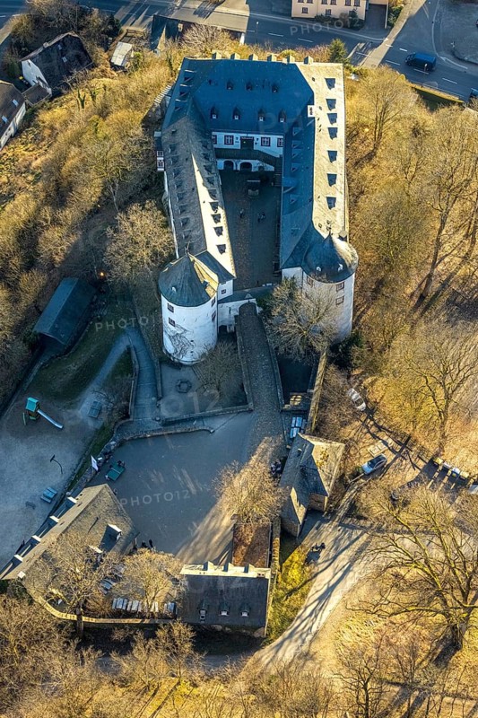 Aerial view, Bilstein Castle, youth hostel and historical sight, Bilstein, Lennestadt, Sauerland, North Rhine-Westphalia, Germany, castle, DE, DJH youth hostel, Europe, youth hostel, aerial photograph, aerial photography, aerial photography, castle, overview, bird's-eye view, birds-eyes view, overview
