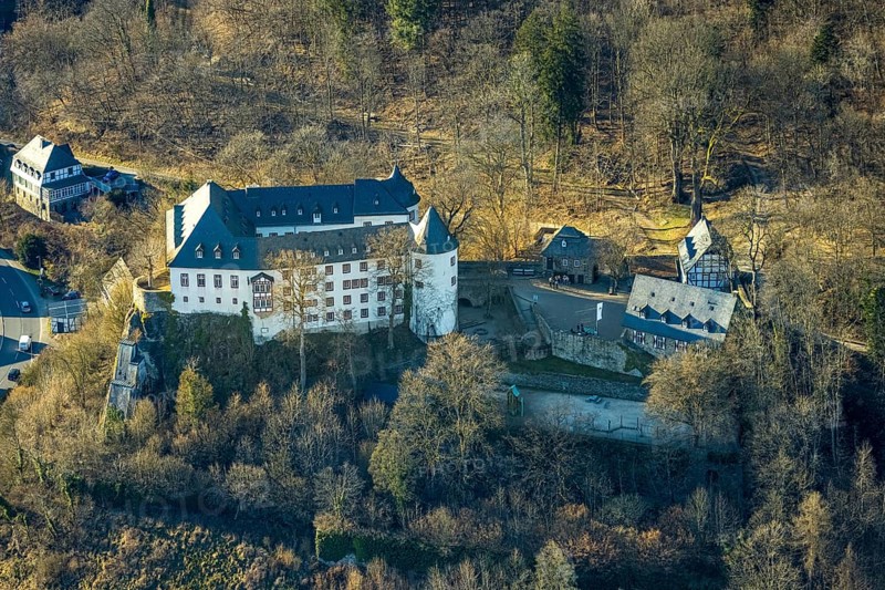 Aerial view, Bilstein Castle, youth hostel and historical sight, Bilstein, Lennestadt, Sauerland, North Rhine-Westphalia, Germany, castle, DE, DJH youth hostel, Europe, youth hostel, aerial photograph, aerial photography, aerial photography, castle, overview, bird's-eye view, birds-eyes view, overview