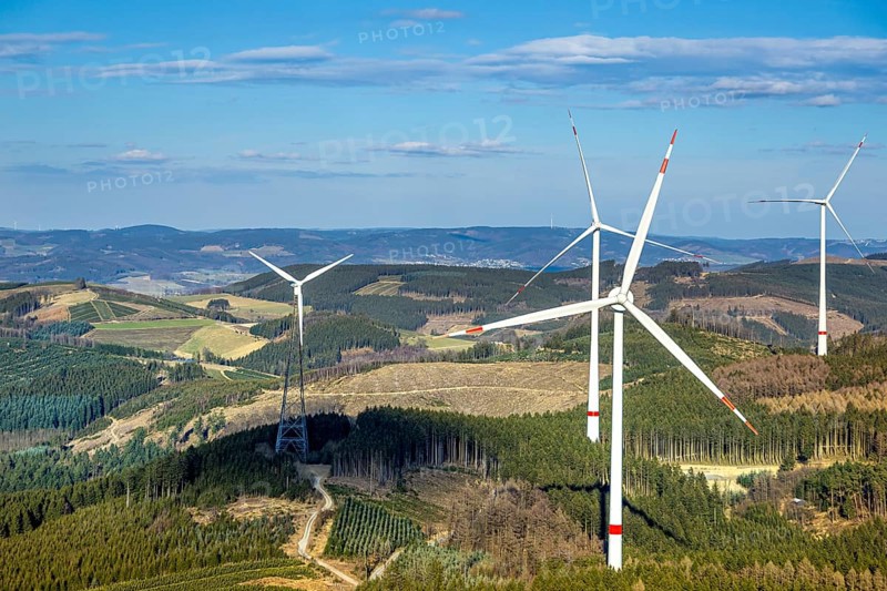 Aerial photo, wind turbine park, wind power plant, Langenei, blue sky and distant view, forest prayer with forest damage, Lennestadt, Sauerland, North Rhine-Westphalia, Germany, alternative energy, DE, Europe, aerial photo, aerial photography, aerial photography, overview, bird's-eye view, WEA, wind energy, wind power, wind farm, wind turbine, wind turbines, birds-eyes view, overview