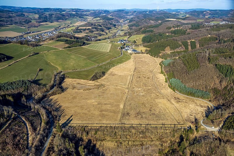 Aerial view, mega solar park planned on Hachen mud pond, meadows and fields with fallow land, Hachener Straße, Meggen, Lennestadt, Sauerland, North Rhine-Westphalia, Germany, DE, Europe, photovoltaic, aerial view, aerial photography, aerial photography, photovoltaic plant, solar plant, solar park, solar power plant, overview, bird's-eye view, bird's-eye view, overview
