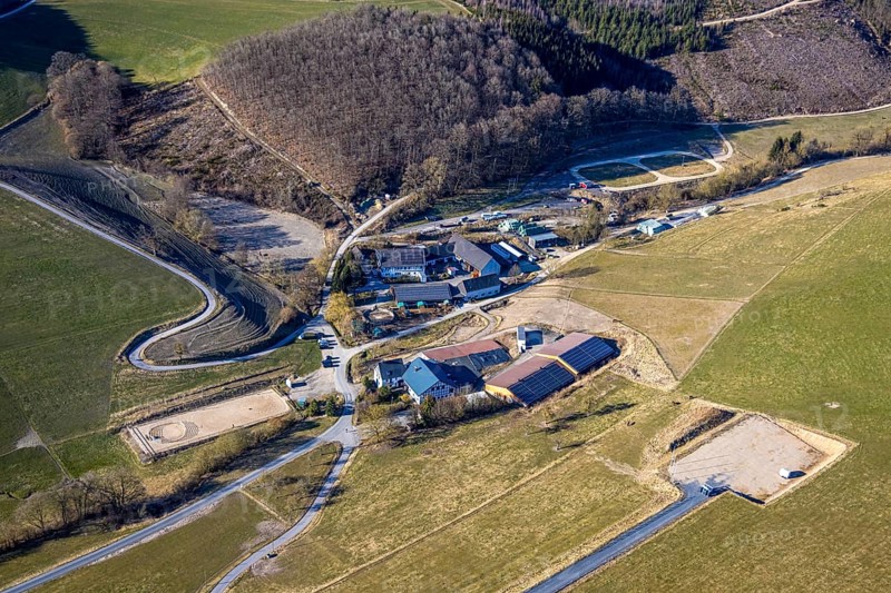 Aerial view, Icelandic horse stud Falkenegg, Richard Hufnagel, forest and hilly landscape, Melbecke, Lennestadt, Sauerland, North Rhine-Westphalia, Germany, DE, Europe, stud, aerial view, aerial photography, aerial photography, horses, equestrian sports, equestrian centre, equestrian sports, equestrian centre, riding stable, overview, bird's-eye view, overview