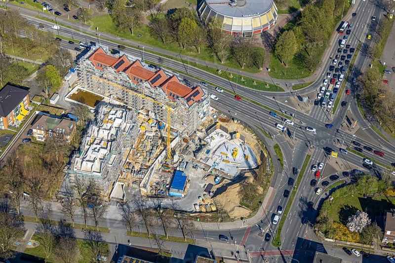 Aerial view, traffic junction construction site with new building Quartier Langestraße 100 between Lange Straße and Kurt-Schumacher-Straße, Lünen, Ruhr area, North Rhine-Westphalia, Germany, construction work, construction area, building site, building plots, construction project, construction site, DE, Europe, aerial view, aerial photography, aerial photography, Münsterland, overview, bird's-eye view, overview