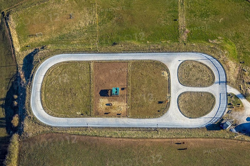 Aerial view, Quinkenhof riding centre, paddock in Melbecke, Lennestadt, Sauerland, North Rhine-Westphalia, Germany, DE, Europe, aerial view, aerial photography, aerial photography, horses, equestrian sport, riding centre, riding school, equestrian sport, riding centre, riding stable, overview, bird's-eye view, overview