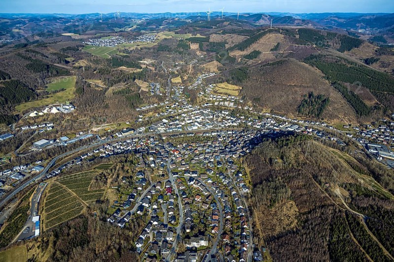 Aerial view, residential area of Meggen with wooded hilly landscape and forest damage, Meggen, Lennestadt, Sauerland, North Rhine-Westphalia, Germany, tree mortality, DE, Europe, property tax, real estate, clear-cutting, calamity areas, aerial photograph, aerial photography, aerial photography, overview, bird's eye view, forest, forest area, forest damage, forest dieback, residential area, living and living, residential area, residential quality, residential neighbourhood, residential estate, residential area, birds-eyes view, overview