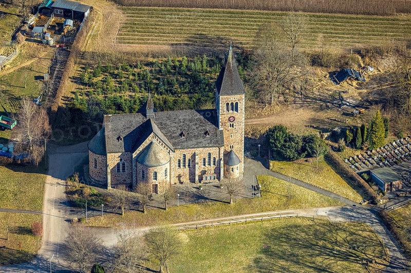 Aerial view, parish church Herz-Jesu Albaum Albaum, Kirchhundem, Sauerland, North Rhine-Westphalia, Germany, place of worship, DE, Europe, place of worship, holy place, church, parish, aerial photograph, aerial photography, aerial photography, religion, overview, bird's eye view, birds-eyes view, overview