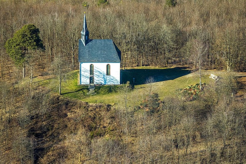Aerial view, Heilig-Kreuz-Kapelle im Wald, Herrntrop, Kirchhundem, Sauerland, North Rhine-Westphalia, Germany, place of worship, DE, Europe, religious community, place of worship, holy place, chapel, church, parish, denomination, aerial view, aerial photography, aerial photography, religion, religious site, overview, bird's-eye view, bird's-eye view, overview
