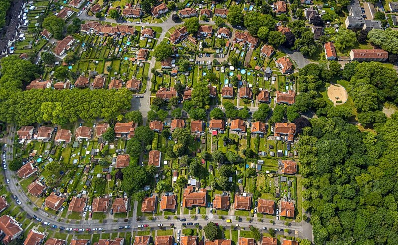 Aerial view, miners' housing estate Teutoburgia with red roofs, houses and gardens, Börnig, Herne, Ruhr area, North Rhine-Westphalia, Germany, workers' houses, workers' housing estate, miners' housing estate, mining housing estate, DE, Europe, aerial view, aerial photography, aerial photography, settlement, overview, bird's eye view, housing estate, colliery houses, colliery housing estate, birds-eyes view, overview, social housing, HernerechtsderA43