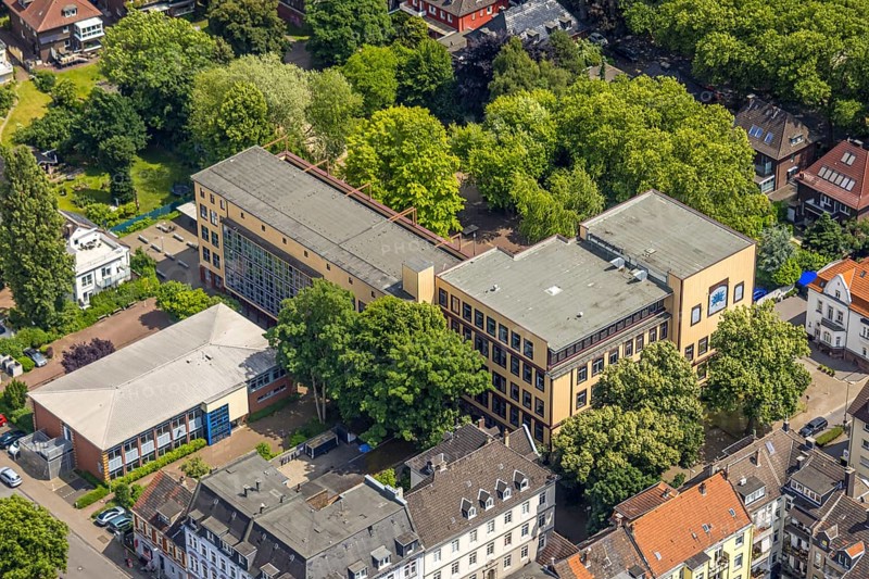 Aerial view, Haranni-Gymnasium and residential area Viktor-Reuter Straße corner Hermann-Löns-Straße, Herne-Mitte, Herne, Ruhr area, North Rhine-Westphalia, Germany, education, educational institution, DE, Europe, grammar school, teaching institute, aerial view, aerial photography, aerial photography, school, overview, bird's-eye view, overview, HernerechtsderA43