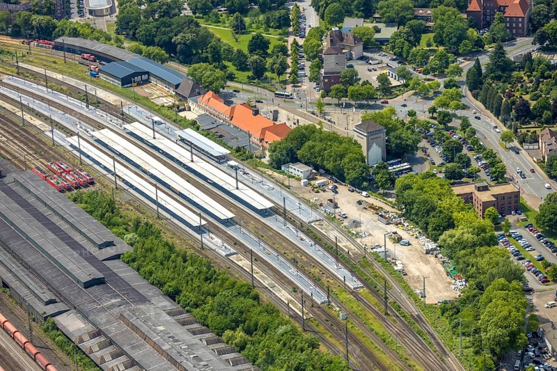 Aerial view, HER Wanne-Eickel Hbf main station, Wanne, Herne, Ruhr area, North Rhine-Westphalia, Germany, railway area, railway station, station building, station forecourt, platform, DE, Deutsche Bahn AG, Europe, track systems, tracks, main station, Hbf, aerial view, aerial photography, aerial photography, overview, bird's-eye view, overview, linksderA43, HernelinksderA43