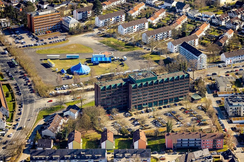 Aerial photo, Hagen police headquarters, Circus Verona tents on Otto-Ackermann-Platz, Altenhagen, Hagen, Ruhr area, North Rhine-Westphalia, Germany