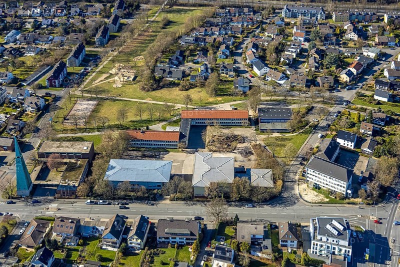 Aerial view, Halden secondary school, KEO primary school, Montessori Campus Westfalia - primary level, Evangelical Lutheran St Matthew's Church, university district, Hagen, Ruhr area, North Rhine-Westphalia, Germany