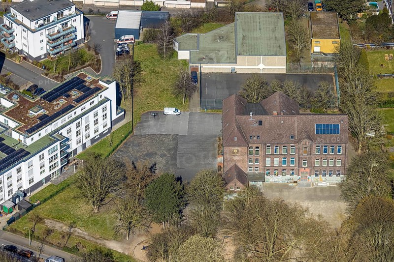 Aerial view, new building senior centre - Protea Wohnen am Schloss, primary school Forellstraße, Baukau, Herne, Ruhr area, North Rhine-Westphalia, Germany, retirement home, old people's home, care and nursing, education, educational institution, DE, Europe, primary school, property tax, real estate, educational institute, aerial view, aerial photography, aerial photography, care facility, school, retirement home, retirement home, retirement home, senior centre, overview, bird's eye view, residential complex, living and life, residential area, residential buildings, birds-eyes view, overview