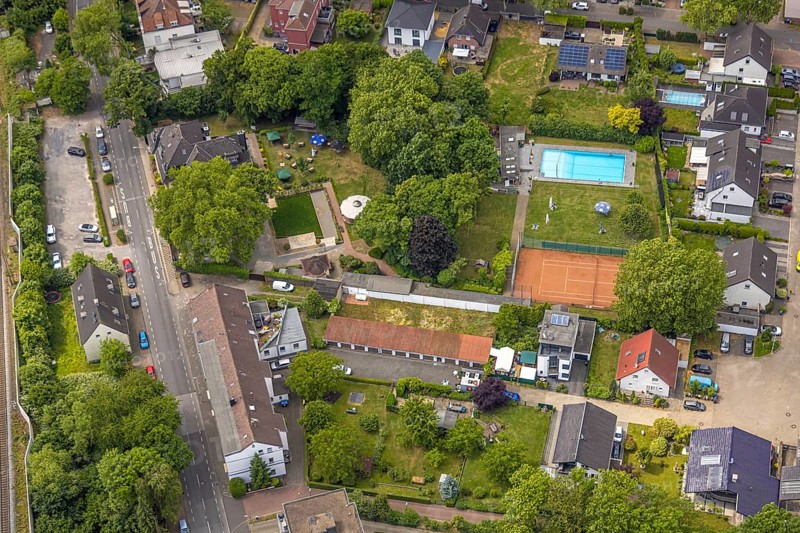 Aerial view, casino club Harmonie Unser Fritz 1959, swimming pool and tennis court Alleestraße, Unser Fritz, Herne, Ruhr area, North Rhine-Westphalia, Germany, DE, Europe, aerial view, aerial photography, aerial photography, overview, bird's-eye view, overview, linksderA43, HernelinksderA43