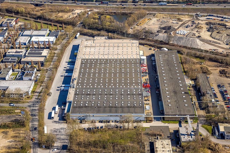 Aerial view, Picnic Herne (Fulfillment Centre) warehouse, Kelvion Machine Cooling Systems GmbH mechanical engineering company, Südstraße, Holsterhausen, Herne, Ruhr area, North Rhine-Westphalia, Germany, DE, Europe, commercial enterprises, commercial area, commercial area, commercial property, commercial site, commercial use, industrial site, aerial view, aerial photography, aerial photography, overview, bird's-eye view, overview
