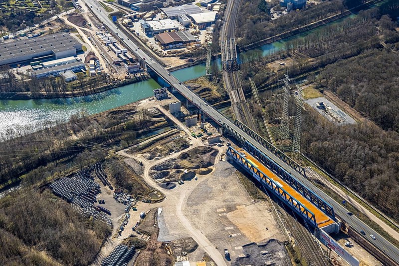 Aerial view, Rhine-Herne Canal, Emscher Bridge Rollbahn (Wanne-Eickel - Hamburg), motorway bridge A43, Baukau, Herne, Ruhr area, North Rhine-Westphalia, Germany, bridge, DE, Europe, canal, aerial view, aerial photography, aerial photography, overview, bird's-eye view, overview