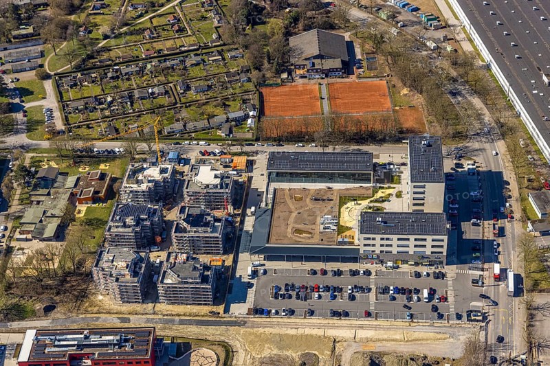 Aerial view, Kaiserquartier Herne, construction site with new construction of a residential complex and housing estate high-rise, tennis courts TC Emschertal, Baukau, Herne, Ruhr area, North Rhine-Westphalia, Germany, architecture, construction work, construction site, DE, development, Europe, progress, building, high-rise, infrastructure, Kaiserquartier, kindergarten, day-care centre, complex, construction, Lackmanns Hof, aerial view, aerial photography, aerial photography, new construction, new buildings, perspective, region, settlement, sport, city, urban development, urban planning, tennis, tennis facility, tennis courts, tennis club, overview, urban, bird's-eye view, residential complex, residential building, housing estate, birds-eyes view, modern, overview