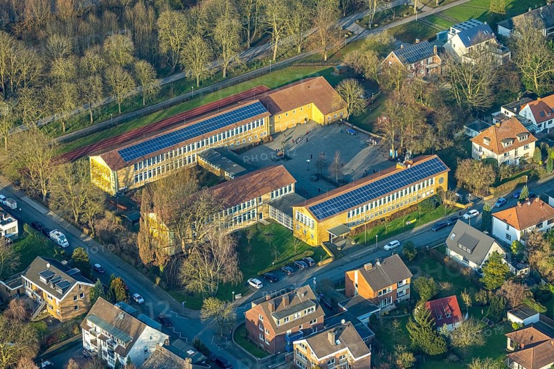Aerial view, Theodor-Heuss-Schule primary school with solar roof, centre, Hamm, Ruhr area, North Rhine-Westphalia, Germany