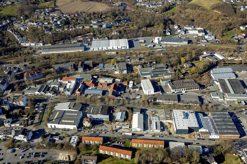 Aerial view, industrial estate Am Hasper Bahnhof, Christian-Rohlfs-Gymnasium, Geweke primary school and FESH primary school - Freie evangelische Schule Hagen, Haspe, Hagen, Ruhr area, North Rhine-Westphalia, Germany