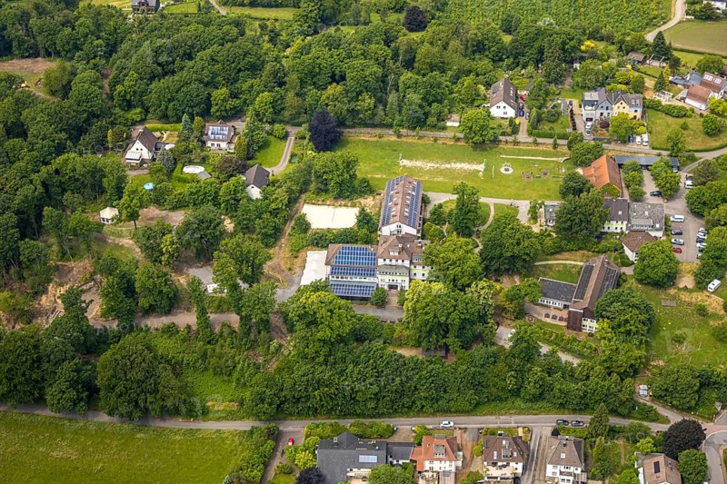 Aerial view, Beluga (sturgeon), roof with solar panels, Hattingen, Ruhr area, North Rhine-Westphalia, Germany, DE, Europe, photovoltaic, aerial view, aerial photography, aerial photography, photovoltaic plant, solar, solar plant, solar roof, solar energy, solar panels, solar park, solar power plant, overview, bird's eye view, birds-eyes view, overview