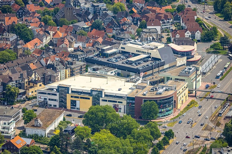 Aerial view, Reschop-Carre shopping centre with Saturn and Kaufland supermarket, Hattingen, Ruhr area, North Rhine-Westphalia, Germany, DE, shopping, shopping centre, shopping markets, shopping place, shopping centre, Europe, aerial view, aerial photography, aerial photography, local supply centre, shopping centre, supermarket, overview, bird's-eye view, overview