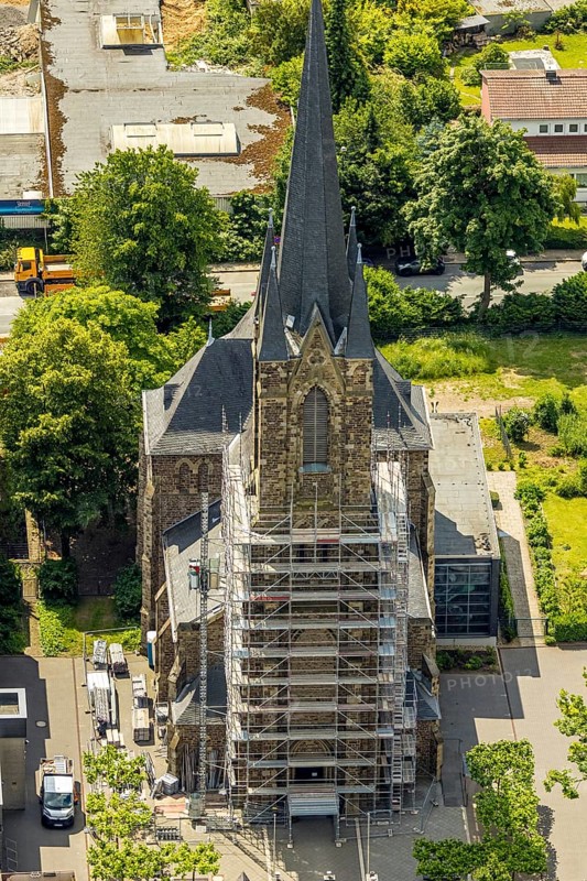 Aerial view, construction site catholic church St. Suitbertus with scaffolding on the church tower, Leubeck, Heiligenhaus, Ruhr area, North Rhine-Westphalia, Germany, construction work, construction area, building site, building plots, construction project, construction site, DE, Europe, aerial view, aerial photography, aerial photography, new building, overview, bird's-eye view, overview