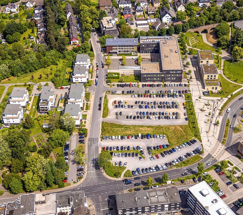 Aerial view, Campus Velbert/Heiligenhaus university and car parks, new residential area Am Thormälenpark, Leubeck, Heiligenhaus, Ruhr area, North Rhine-Westphalia, Germany, education, educational institution, DE, Europe, property tax, university, real estate, educational institute, aerial view, aerial photography, aerial photography, overview, bird's eye view, residential complex, living and life, residential area, quality of life, residential quarter, housing estate, residential district, bird's eye view, overview
