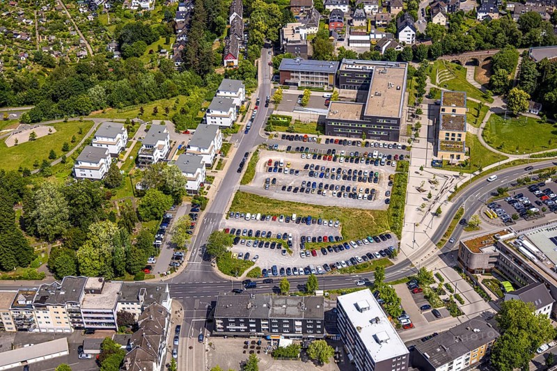 Aerial view, Campus Velbert/Heiligenhaus university and car parks, new residential area Am Thormälenpark, Leubeck, Heiligenhaus, Ruhr area, North Rhine-Westphalia, Germany, education, educational institution, DE, Europe, property tax, university, real estate, educational institute, aerial view, aerial photography, aerial photography, overview, bird's eye view, residential complex, living and life, residential area, quality of life, residential quarter, housing estate, residential district, bird's eye view, overview