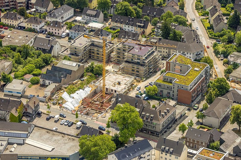 Aerial view, retirement home Domizil Heiligenhaus am Südring, construction site Frankenstraße corner Hauptsraße and Am Südring, Leubeck, Heiligenhaus, Ruhr area, North Rhine-Westphalia, Germany, geriatric care, architecture, construction work, construction area, building site, building plots, construction measure, construction project, construction site, DE, Domizil Heiligenhaus, facility, development, Europe, building, infrastructure, infrastructure project, municipality, construction, aerial view, aerial photography, aerial photography, new build, northern Germany, nursing home, senior citizens, retirement home, city, structure, Südring, overview, urban, bird's-eye view, residential home, birds-eyes view, overview, regional