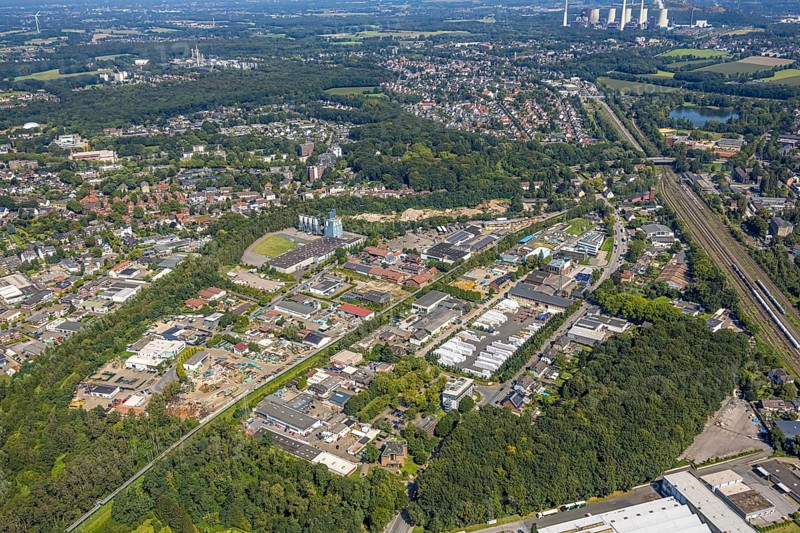 Aerial view, Möllerstraße industrial estate, Scholven power station in the background, Ellinghorst, Gladbeck, Ruhr area, North Rhine-Westphalia, Germany