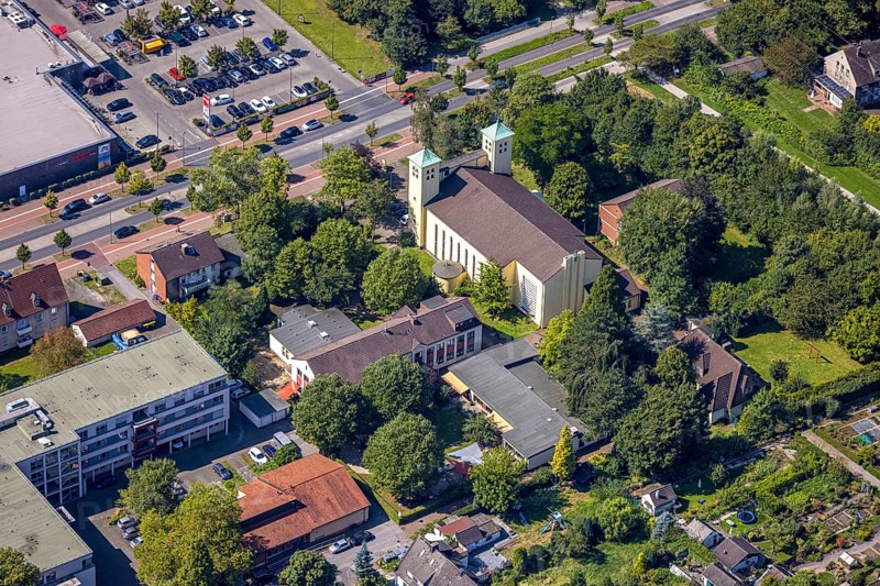 Aerial view, St. Marien Catholic Church with double church tower, International Girls' Centre Gladbeck, Brauck, Gladbeck, Ruhr area, North Rhine-Westphalia, Germany