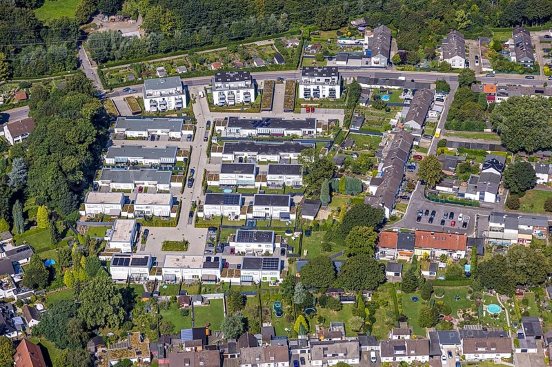 Aerial view, residential area housing estate Alter Sportplatz with flat roof bungalows, Brauck, Gladbeck, Ruhr area, North Rhine-Westphalia, Germany