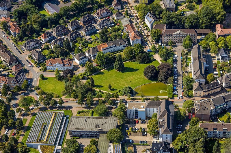 Aerial view, residential area at Jovyplatz park and pond, Gladbeck police station, kreativAmt office space letting, Gladbeck, Ruhr area, North Rhine-Westphalia, Germany