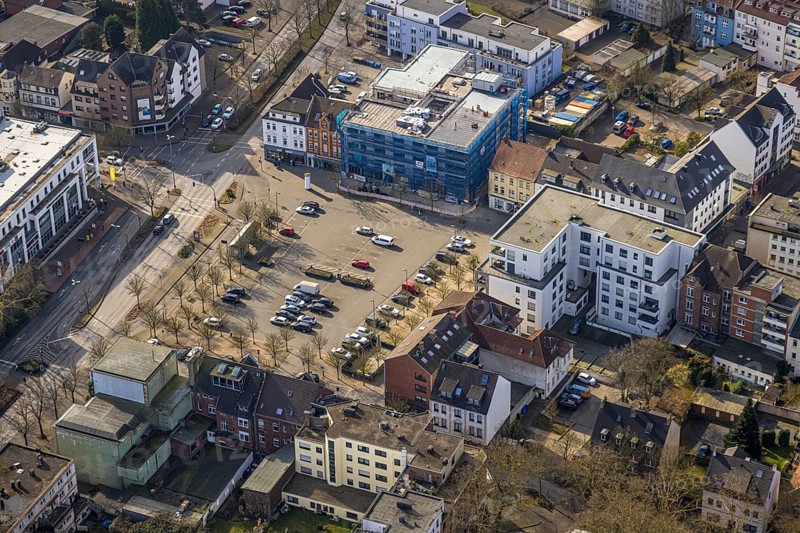 Aerial view, Glückauf Center Gladbeck shopping centre and market square with car parks, Gladbeck, Ruhr area, North Rhine-Westphalia, Germany