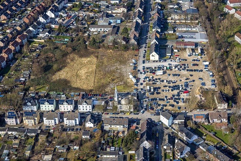 Aerial view, Mosque DITIB- Turkish Islamic Community of Gladbeck, Wielandstraße corner Bramsfeld, former site of furniture store Tacke, car park, Butendorf, Gladbeck, Ruhr area, North Rhine-Westphalia, Germany