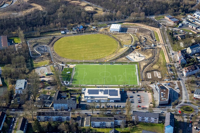 Aerial view, redesign of SportPark Mottbruch, sports park and leisure park, pump track facility and wet sand running track, Brüsseler Straße, SuS Schwarz Blau Gladbeck sports ground, Brauck, Gladbeck, Ruhr area, North Rhine-Westphalia, Germany
