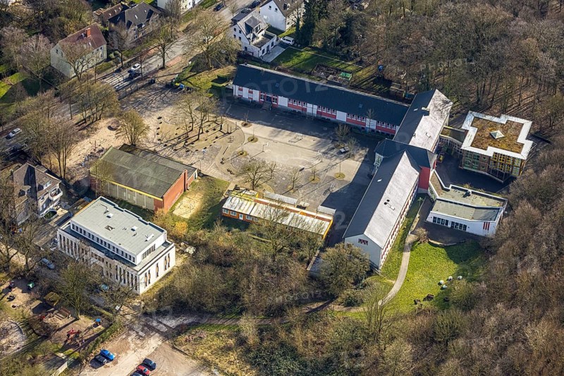 Aerial view, Roßheideschule special school with schoolyard, Brauck, Gladbeck, Ruhr area, North Rhine-Westphalia, Germany