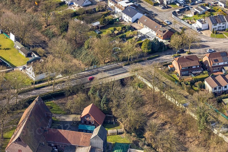 Aerial view, Bülser Straße bridge over the railway line, residential area, Zweckel, Gladbeck, Ruhr area, North Rhine-Westphalia, Germany