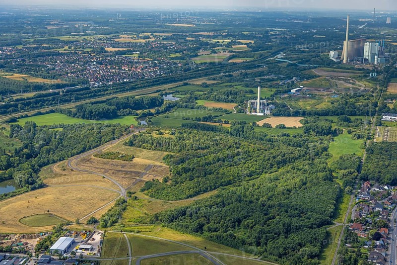 Aerial view, Radbod spoil tip with spoil tip sign, behind the RWE Generation SE Gersteinwerk power plant, Bockum-Hövel, Hamm, Ruhr area, North Rhine-Westphalia, Germany