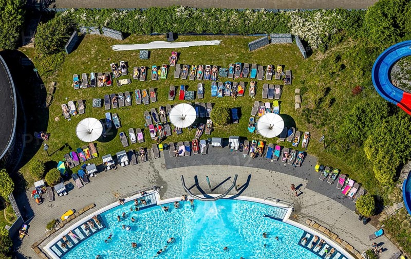 Aerial view, outdoor pool Maximare, saltwater pool, summer, Hamm-Mitte, bathers, sunbathers, Hamm, Ruhr area, North Rhine-Westphalia, Germany
