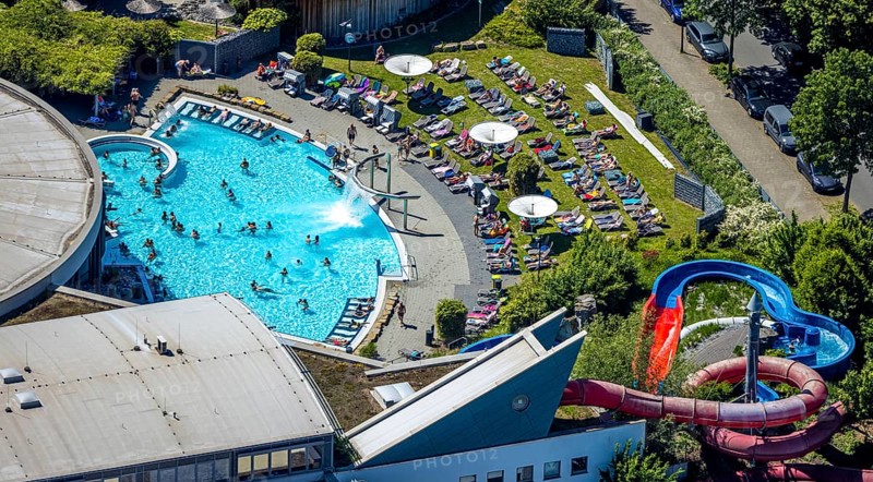 Aerial view, outdoor pool Maximare, saltwater pool, summer, Hamm-Mitte, bathers, sunbathers, Hamm, Ruhr area, North Rhine-Westphalia, Germany