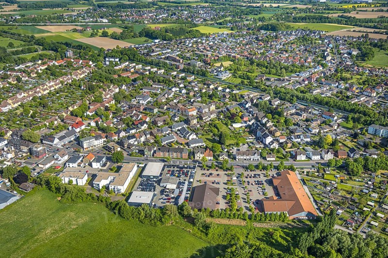 Aerial view, view of Pelkum, shopping centre with Edeka Weber and Aldi supermarket, Excellence Cars car dealership, Pelkum district, Hamm, Ruhr area, North Rhine-Westphalia, Germany