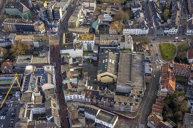 Aerial view, city centre view with multi-storey car park Rottmannsiepe - GEparkt, Buerer Hof - apartment building and pedestrian zone Hochstraße corner Ophofstraße, Buer, Gelsenkirchen, Ruhr area, North Rhine-Westphalia, Germany